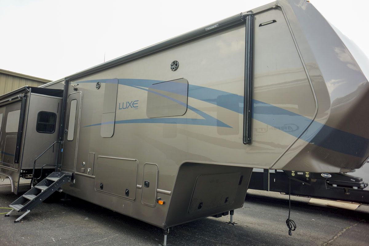 full time fifth wheel paint