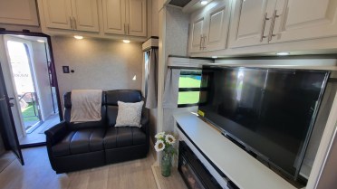 Luxury Toy Hauler fifth wheel for sale