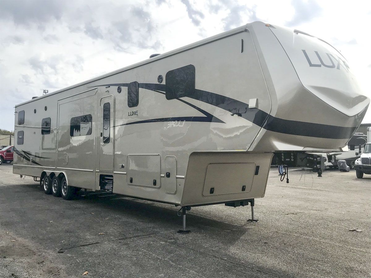 Luxury Toy Hauler fifth wheel for sale