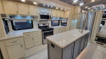 front living luxury fifth wheel floor plan