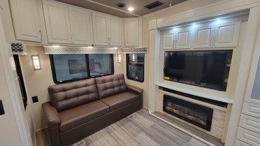  2021 Luxe Elite 42RL Floor Plan