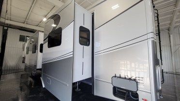 front living luxury fifth wheel floor plan