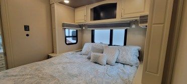 front living luxury fifth wheel floor plan
