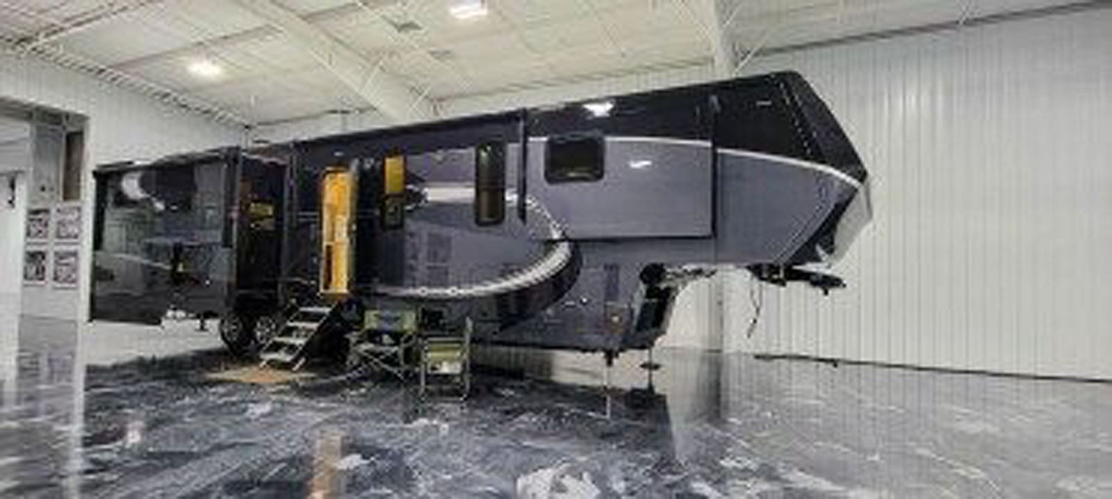 Toy Hauler Fifth WheelsLuxury fifth wheels for sale