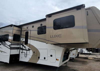 2023 Luxe Elite | 44FL | Call for Show Model Price | 10423