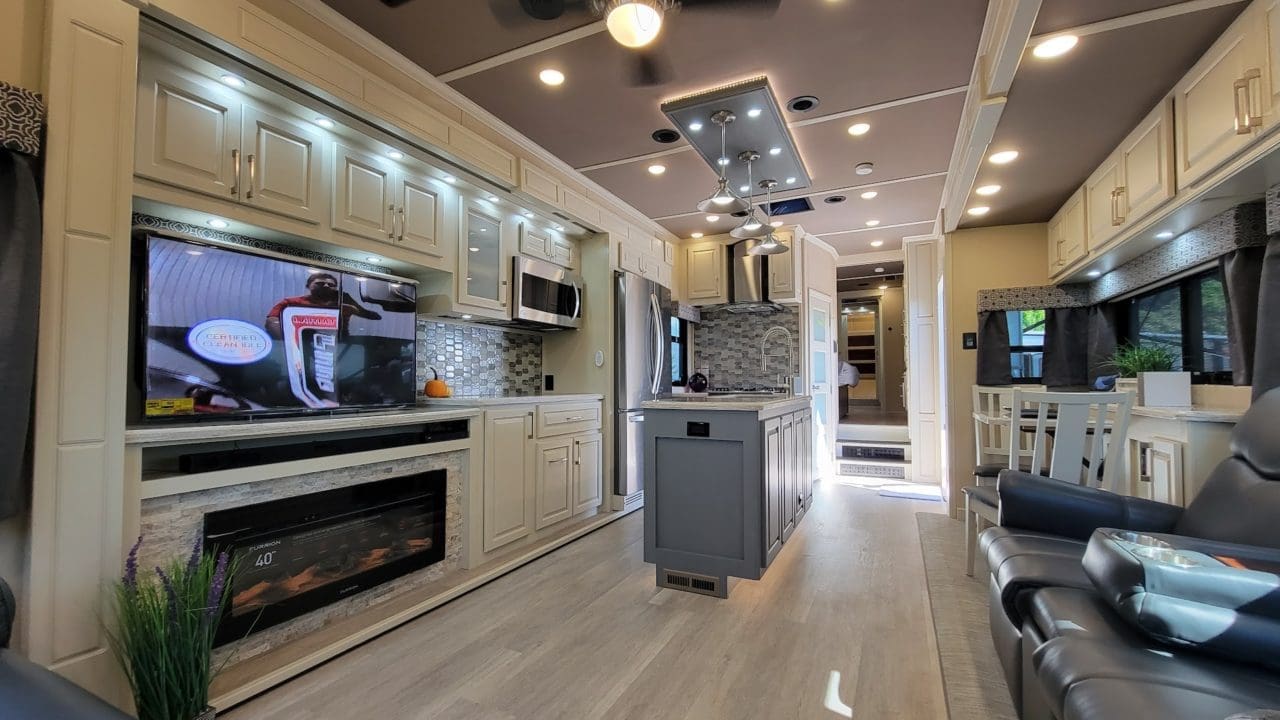 Luxe Elite Luxury Fifth Wheel | Luxe Fifth Wheel