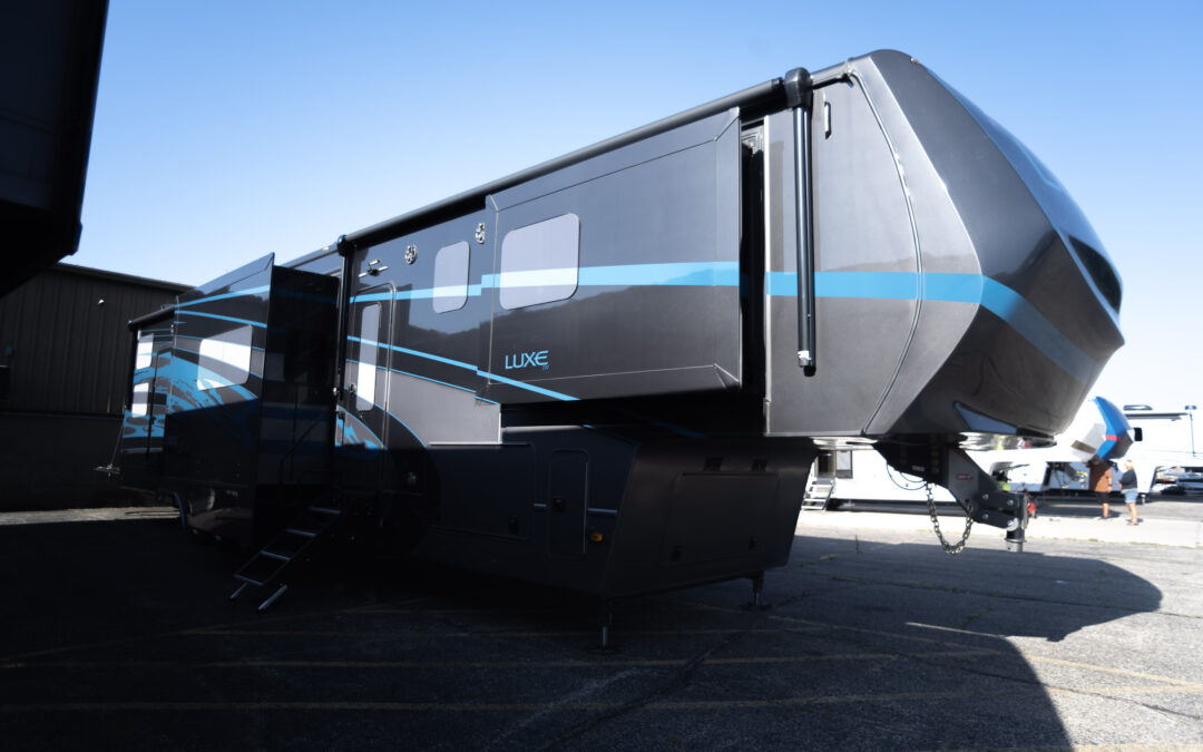 SOLD | 2023 Luxe Toy Hauler 48FB | C1129