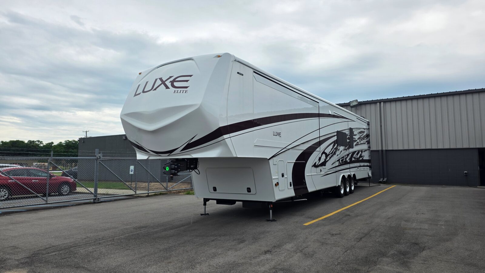 New | Luxe 46RKB Elite | 10740