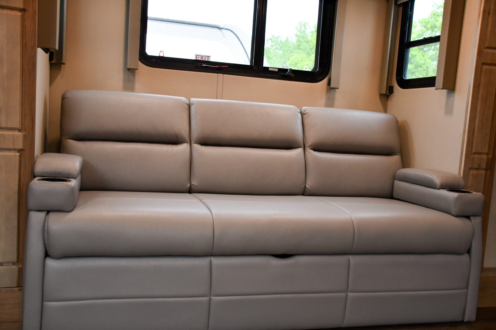 Luxe 48FLB Regent | 10732
