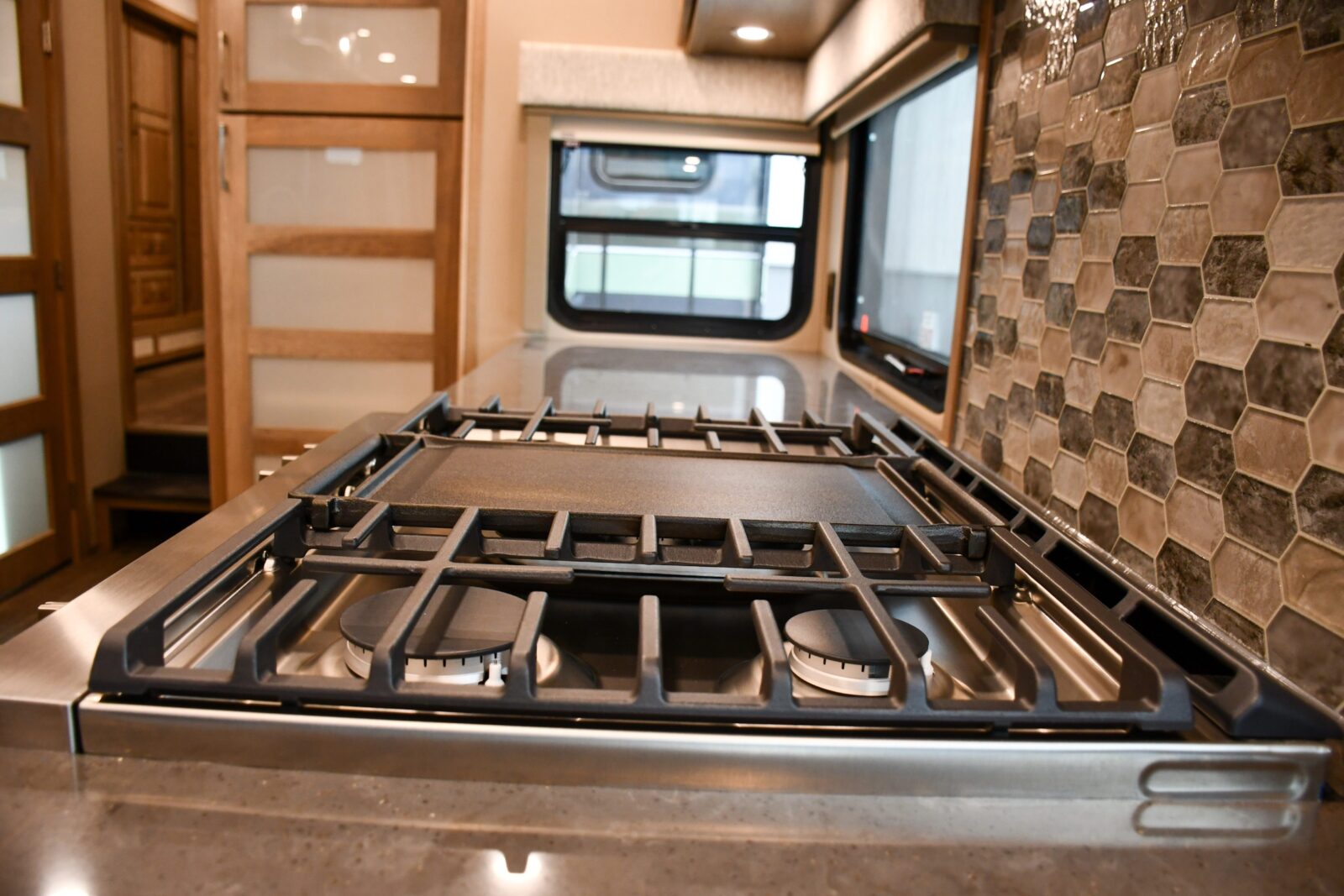 Luxe 48FLB Regent | 10732