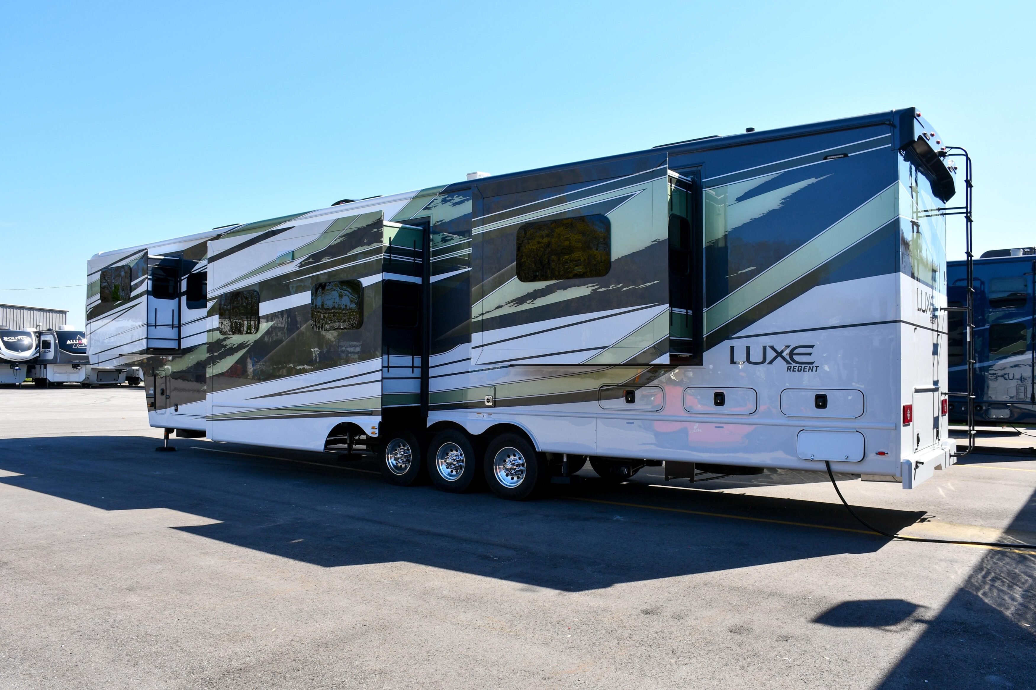 Luxe 48FLB Regent | 10732