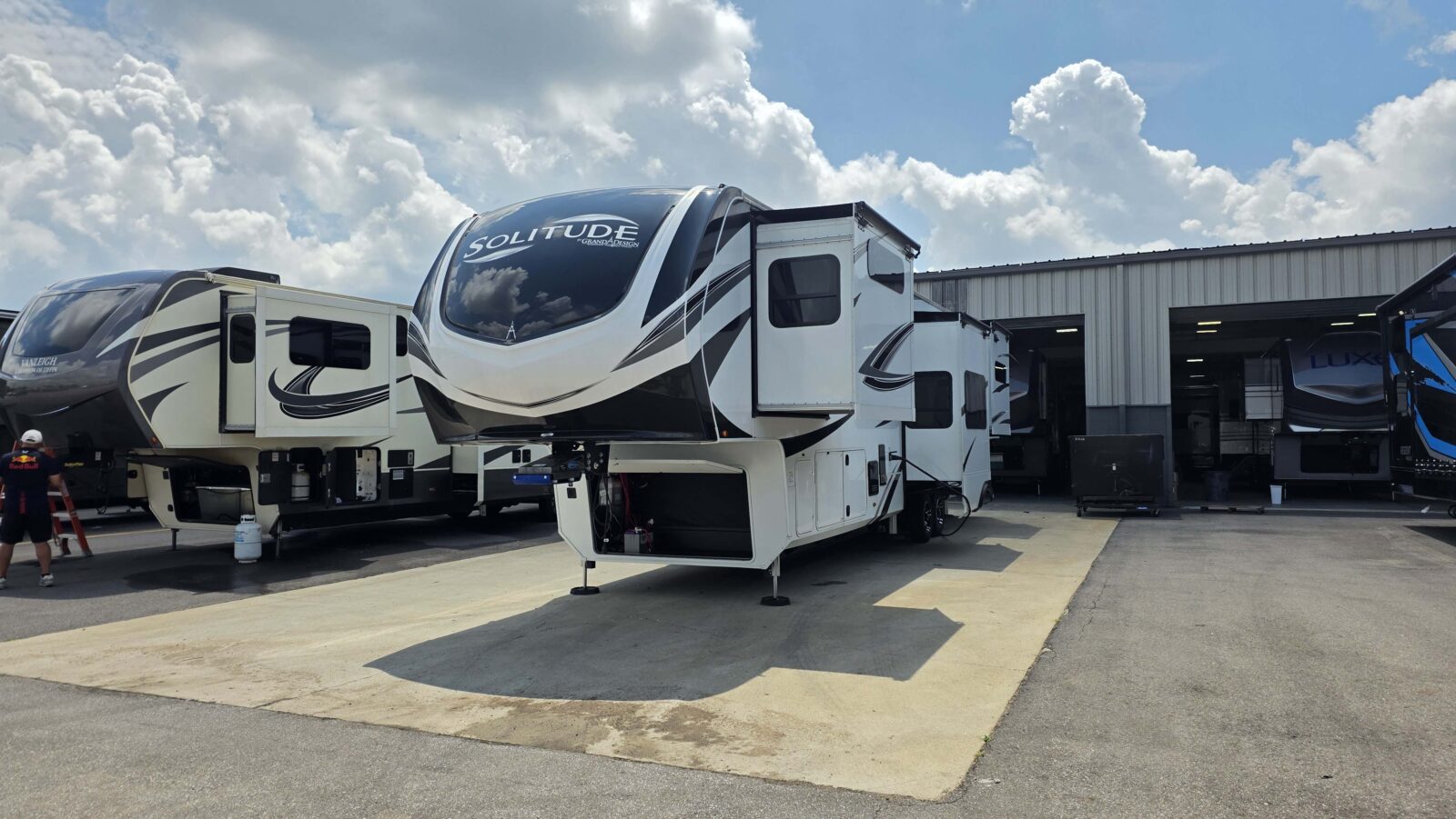 Pre Owned 2024 Solitude 390RK