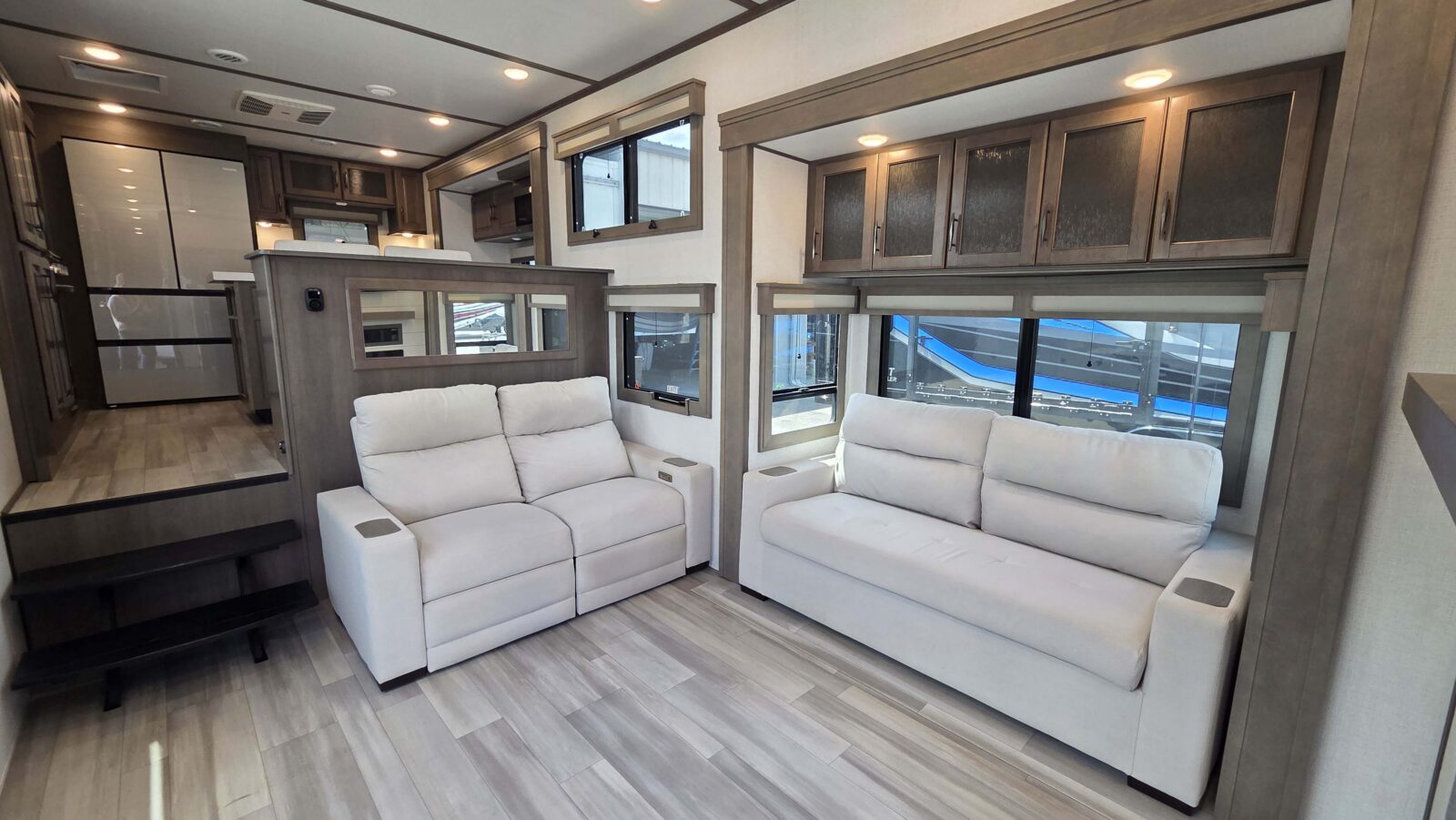 Pre Owned 2024 Solitude 390RK